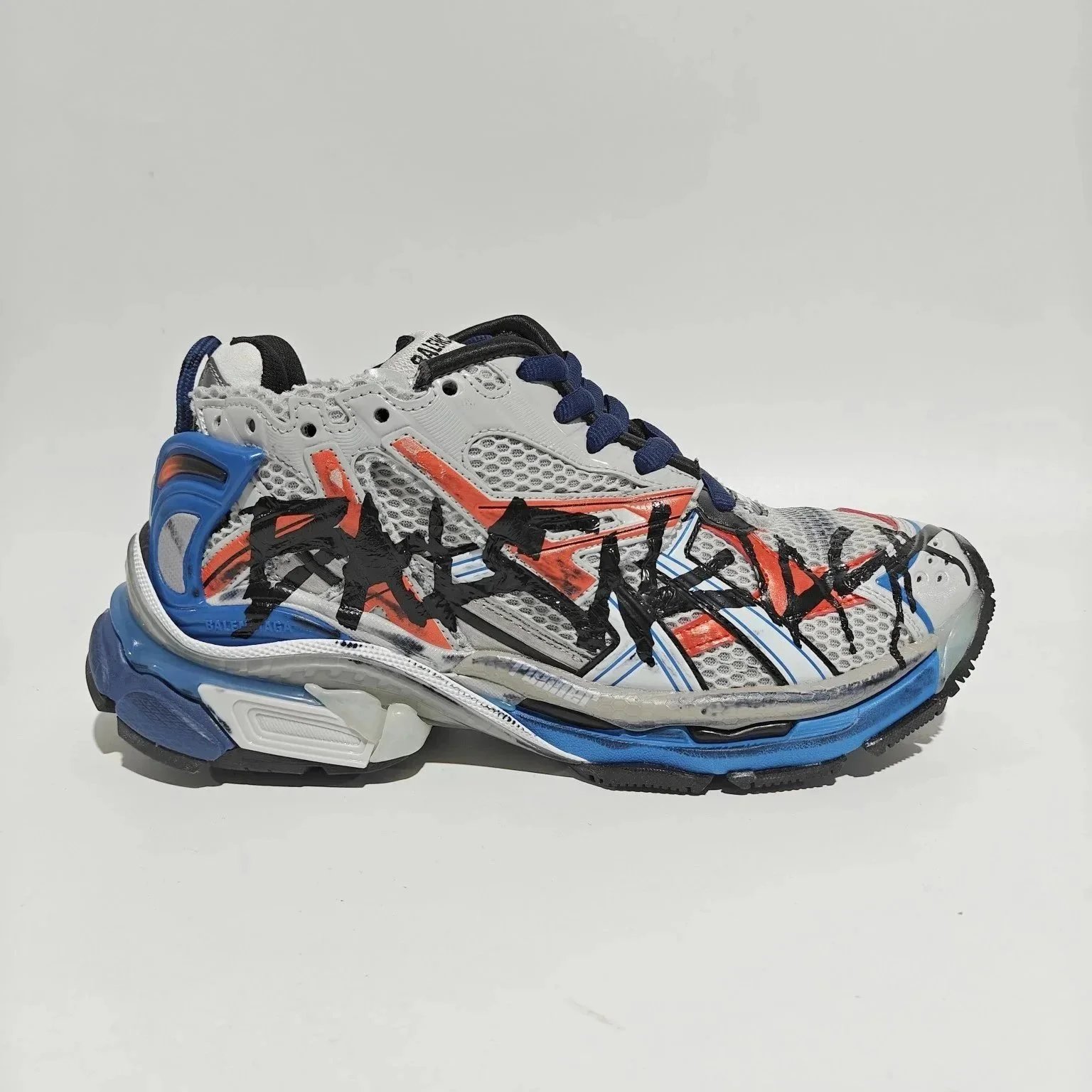 Runner white blue graffiti SKU image