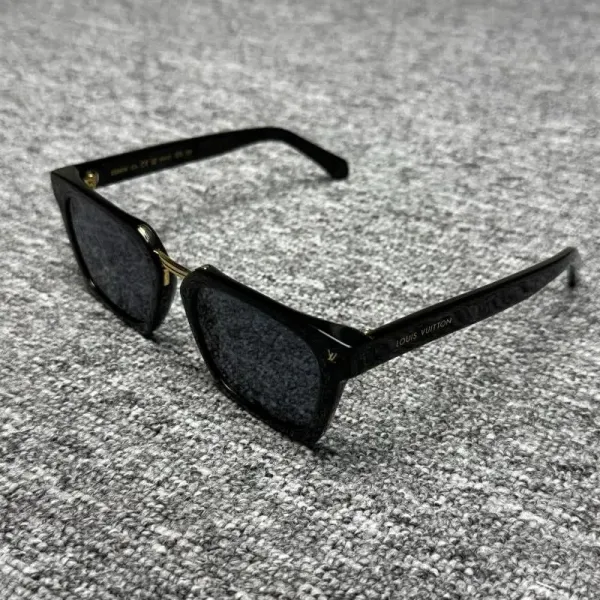 Louis Vuitton Monogram Acetate Square Sunglasses Black - 1