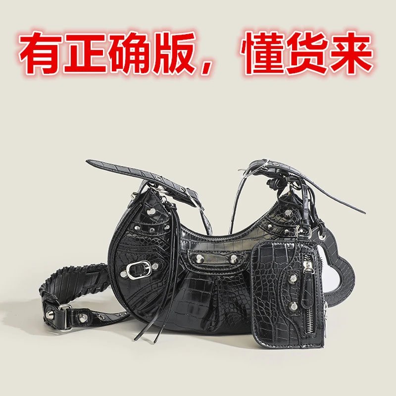 Bolsa Biker B Brand Nova Bolsa de Axila Jeans com Tachas de Strass Três em Um Estampa Crocodilo Meia-Lua Bolsa de Ombro Transversal Feminina