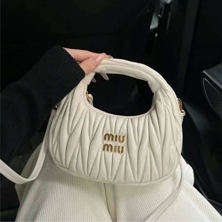 Miu 2026 Nuova Borsa a Mano Plissettata in Pelle di Agnello Mini Borsa Ascellare a Mezzaluna Borsa a Spalla Tracolla Donna