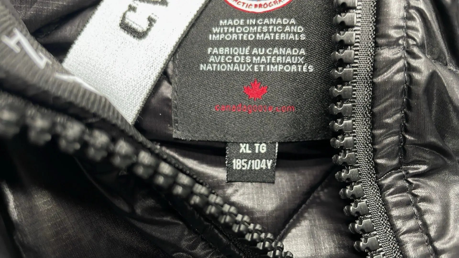 Canada Goose Chilliwack Bomber Navy Blue Down Jacket - 13