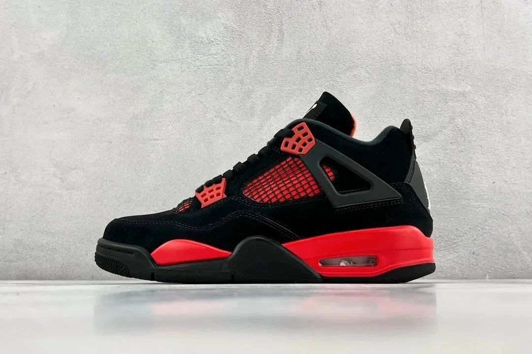 CT8527-016 Black Red Lightning