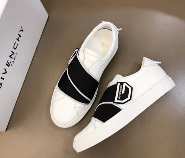 Givenchy Sneakers Logo product detail image 6