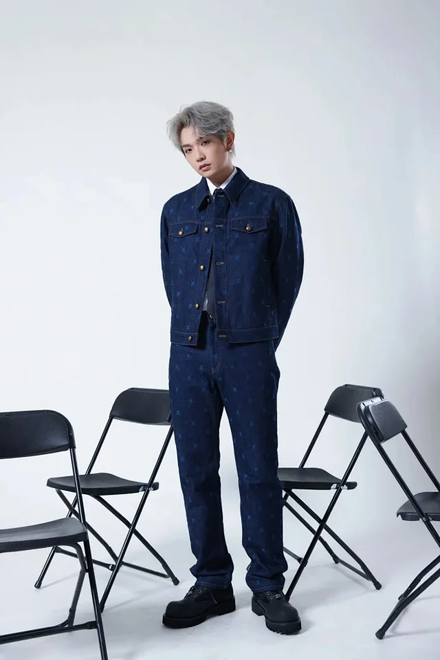 Louis Vuitton Matching Sets Monogram Print Jacket and Jeans Set product detail image 6