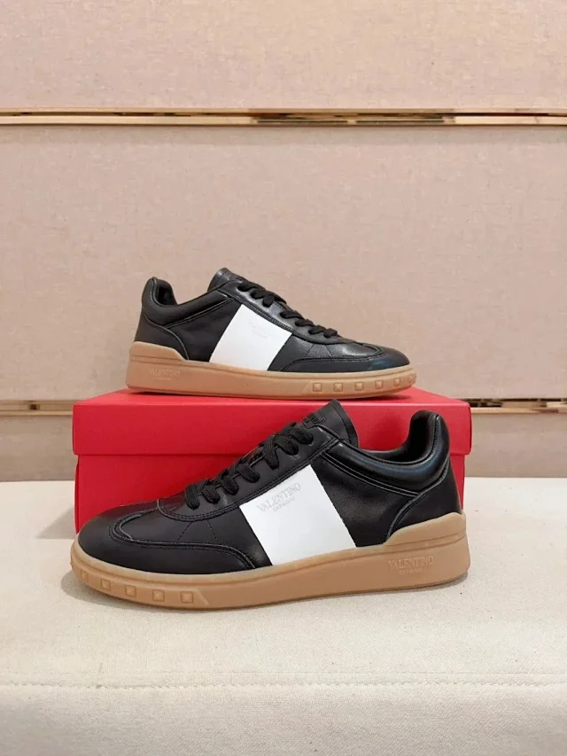 Valentino Garavani Sneakers Low-Top Side-Stripe product detail image 2