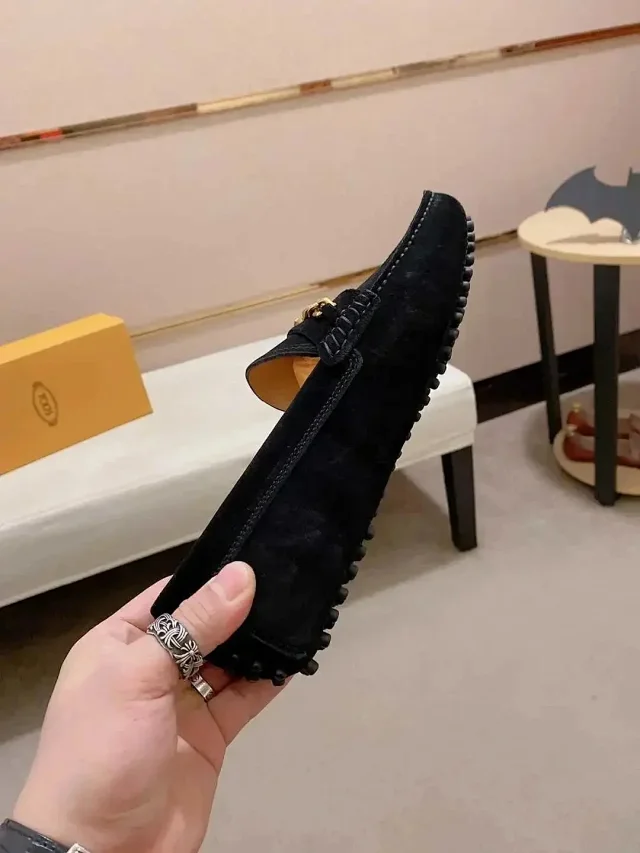 Tod's Leather Shoes Suede T-Buckle Loafers product detail image 3