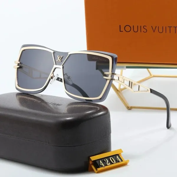 Versace 4210 Black Acetate Sunglasses with Medusa Hardware - 9
