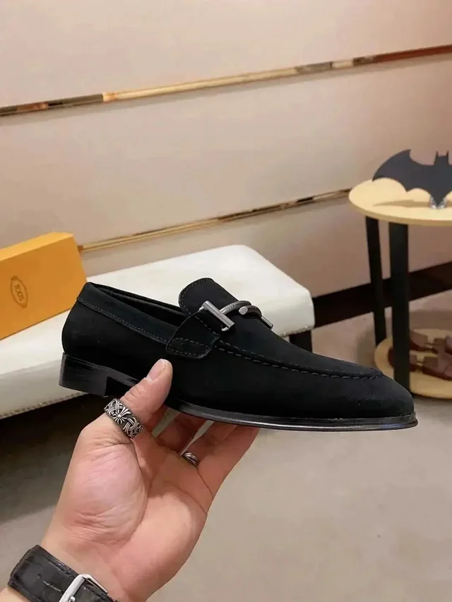 Tod's Leather Shoes Suede T-Buckle Loafers product detail image 5