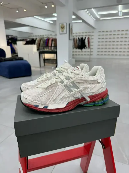 New Balance 2002R Gray Red Running Shoes - 9