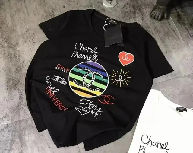 Chanel T-Shirts Logo-Print product detail image 6
