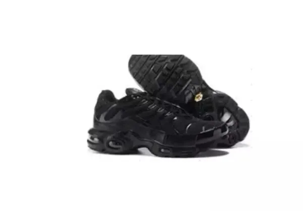 Nike Air Max Plus Black/Red Sneakers - 29