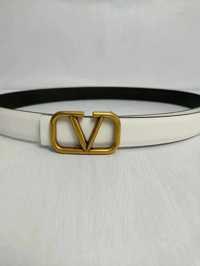 Valentino Garavani Belts VLogo Signature buckle belt product detail image 3
