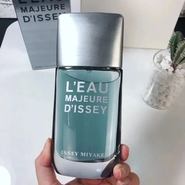 Issey Miyake L'Eau Majeure d'Issey Eau de Toilette Blue Fragrance - 1