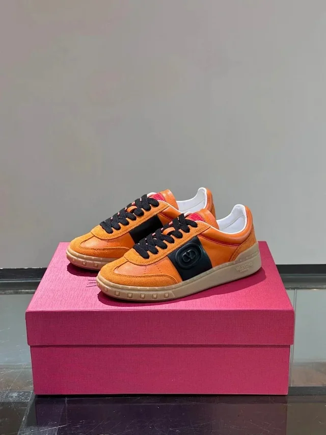 Valentino Garavani Sneakers Low-Top Side-Stripe product detail image 3