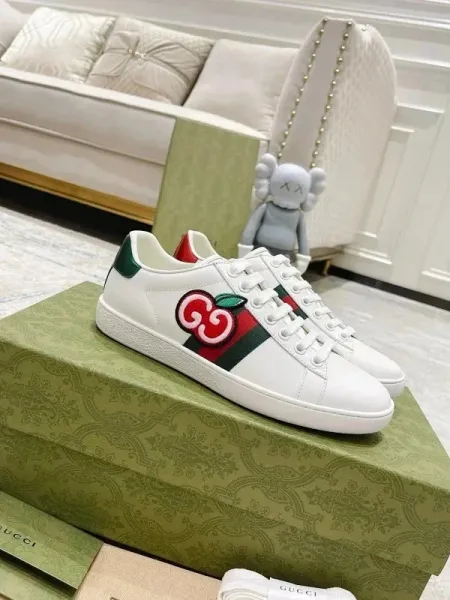 Gucci Ace Pineapple Embroidered White Sneakers - 7
