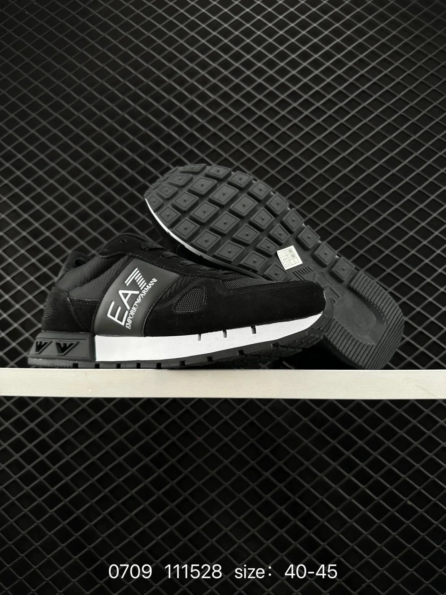 EA7 Emporio Armani Runner Black/White Sneakers - 1