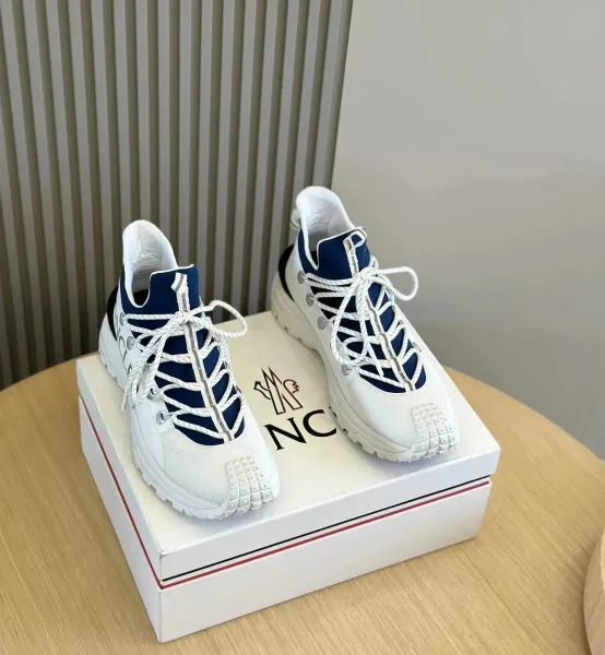 Maison Margiela Tabi Trail Sneakers White Navy Sneakers - 1