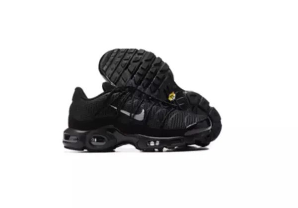 Nike Air Max Plus Black/Red Sneakers - 25
