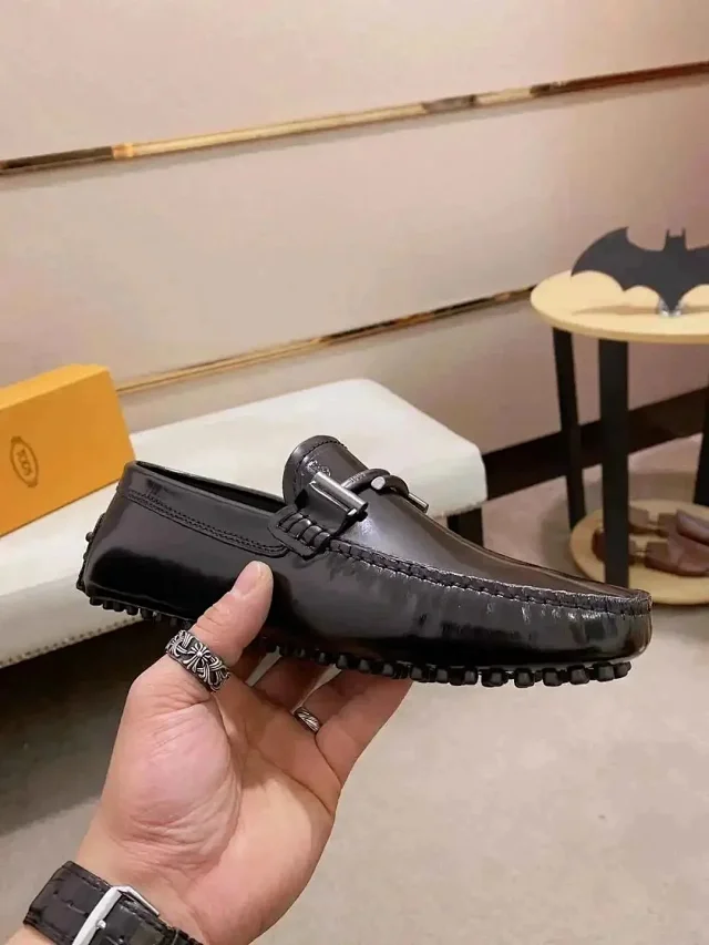Tod's Leather Shoes Suede T-Buckle Loafers product detail image 6