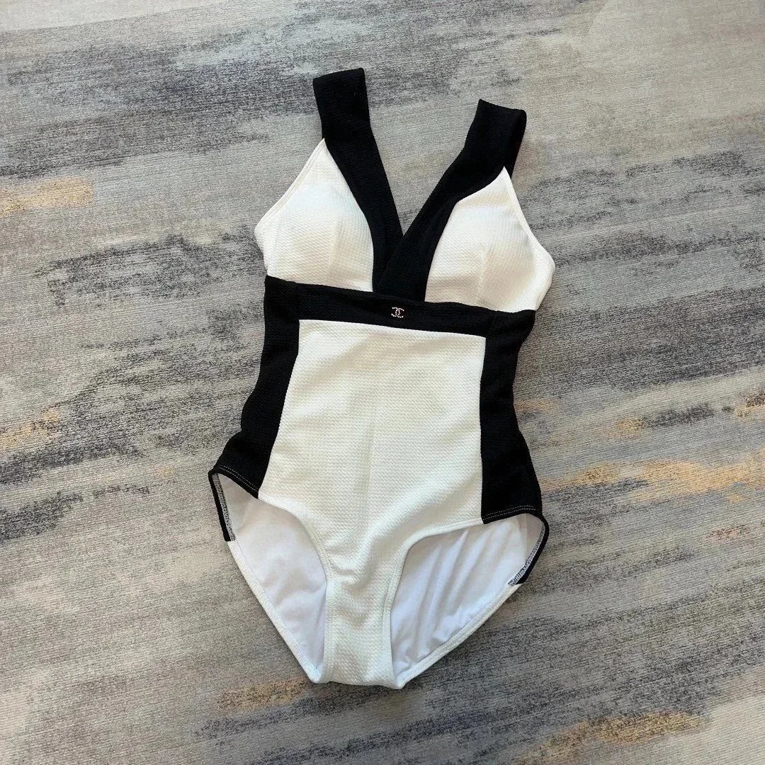 Chanel Quilted Zip-Front Bodysuit White Activewear - 11