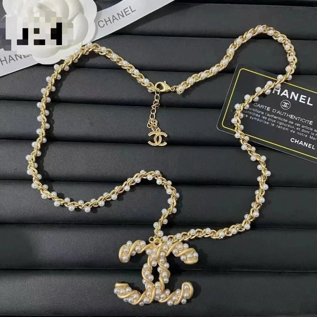 Chanel Pearl CC Logo
