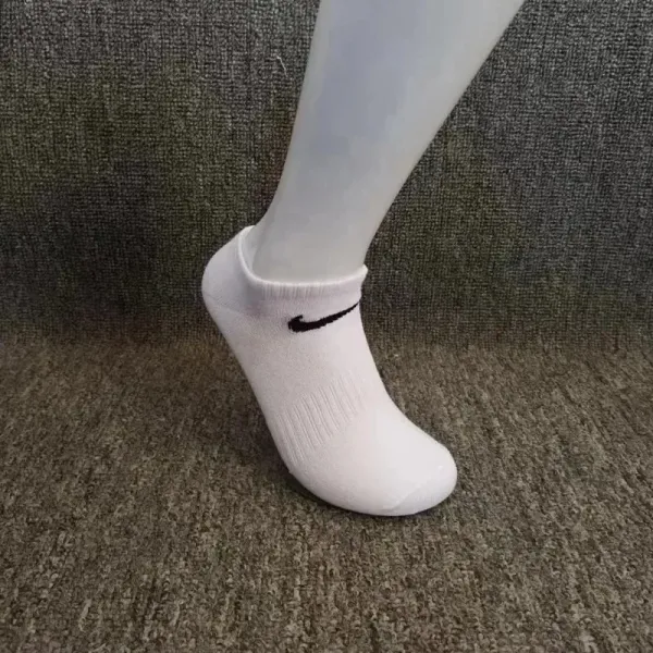 Nike Everyday Plus Cushioned Low-Cut Socks White - 19