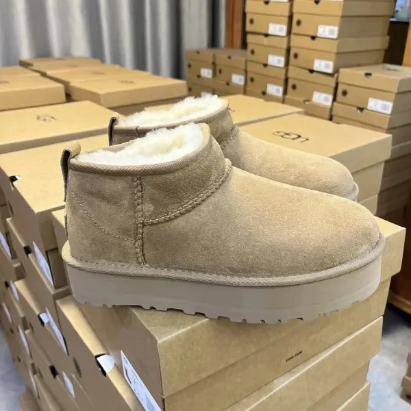 UGG Classic Short II Beige Suede Snow Boots - 10