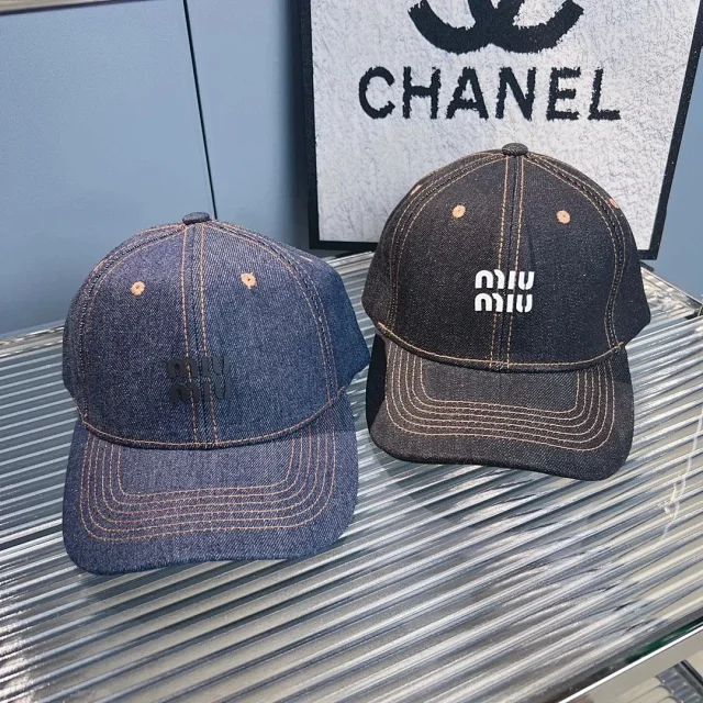 Miu Hats Distressed Logo Baseball Cap product detail image 3