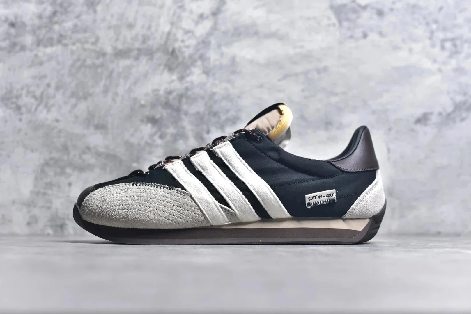 Adidas SFTM-003 Snea