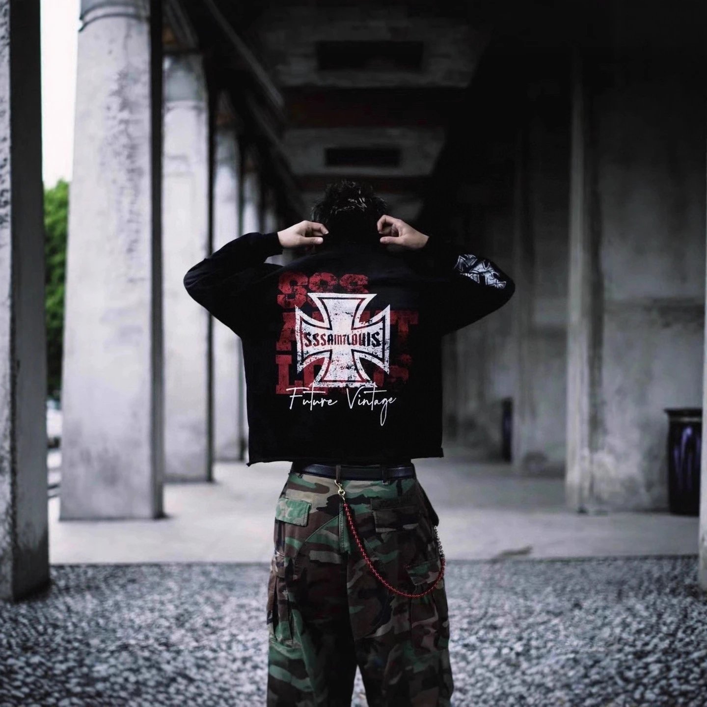 Sssaint Louis Distressed Cross Graphic Long Sleeve Tee Black