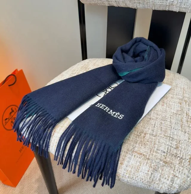 Hermès Scarves Fringed embroidered scarf product detail image 4