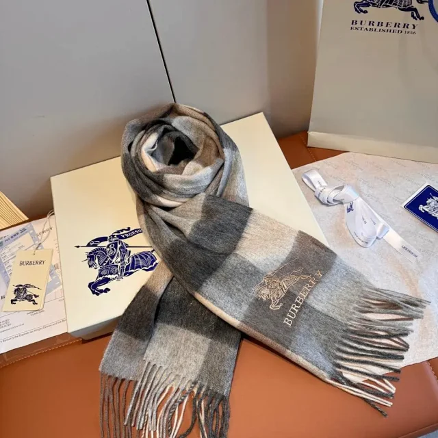 Burberry Scarves Fringed Scarf product detail image 9