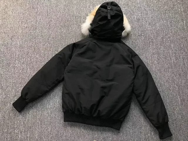 Canada Goose Down Jackets Fur-Trim Hooded Bomber Jacket product detail image 3