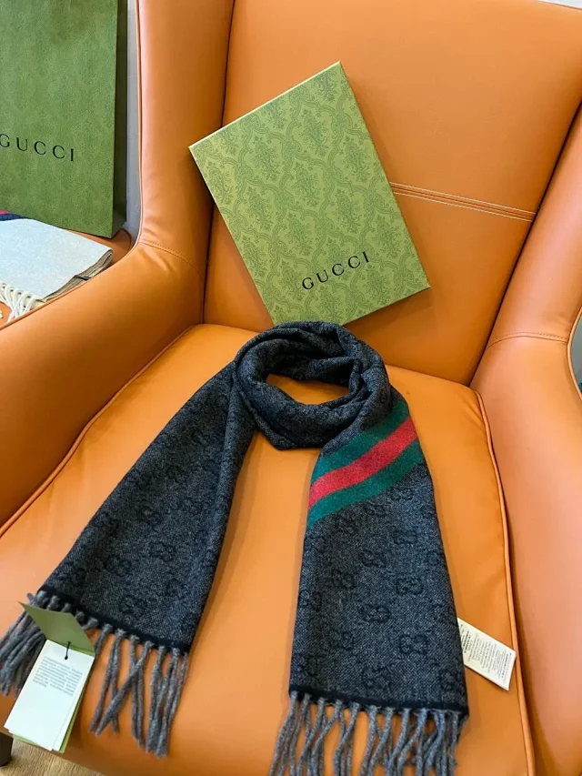 Gucci Scarves Fringed GG-pattern scarf product detail image 8