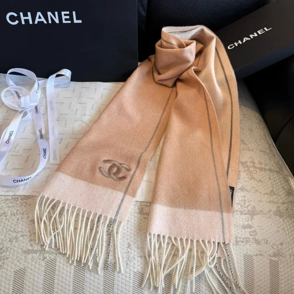Chanel Scarves Fringed knit CC-logo scarf image 7