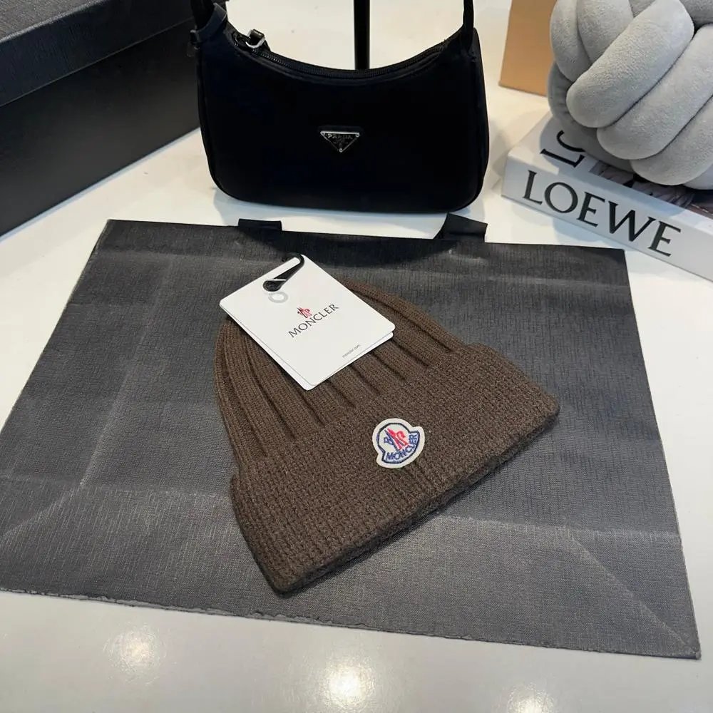 Moncler Hats Rib-knit cuffed beanie with logo patch — Style 7
