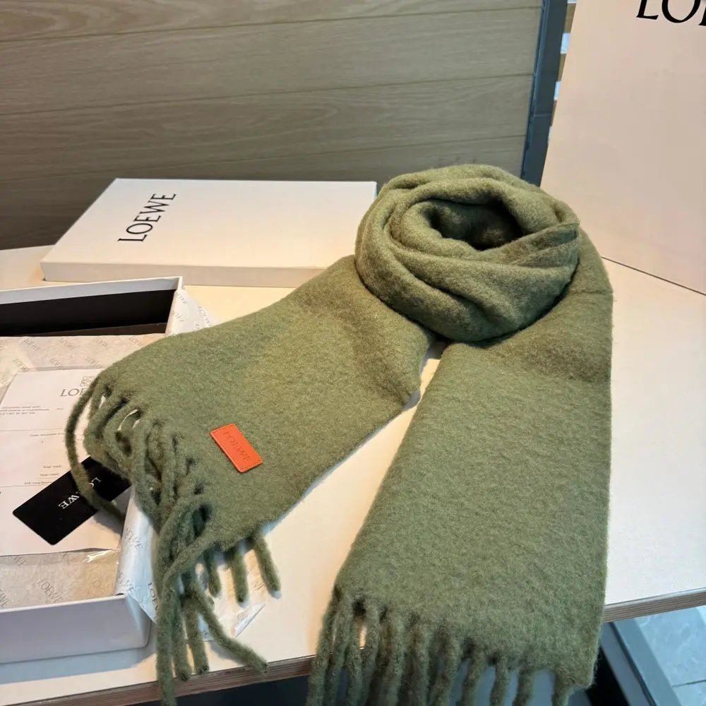 Loewe Scarves Fringed scarf with leather logo patch image 5