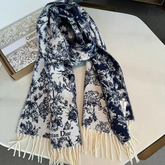 Dior Scarves Fringed logo-pattern scarf product detail image 2