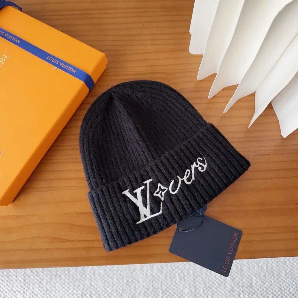 Louis Vuitton Hats Ribbed knit cuff beanie with LV logo — Style 9