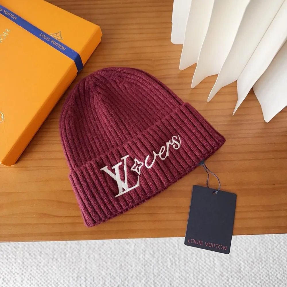 Louis Vuitton Hats Ribbed knit cuff beanie with LV logo — Style 12
