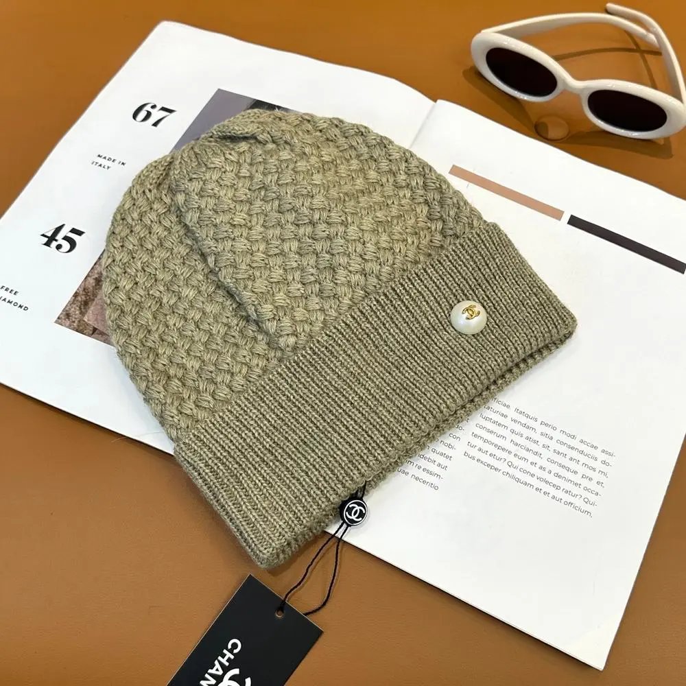 Chanel Hats Knitted cuff beanie with logo button image 4