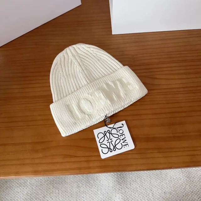 Loewe Hats Ribbed knit logo beanie product detail image 3