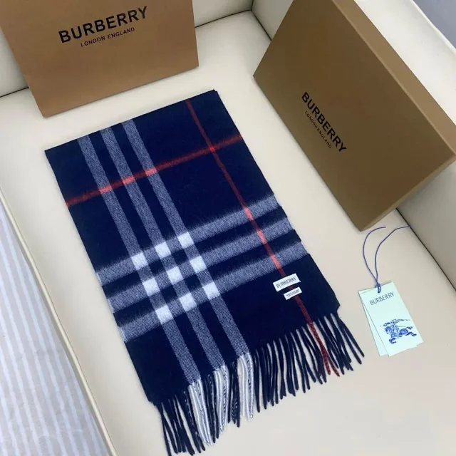 Burberry Scarves Fringed check scarf product detail image 3