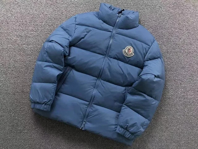 Moncler Down Jackets Quilted stand-collar puffer jacket product detail image 4