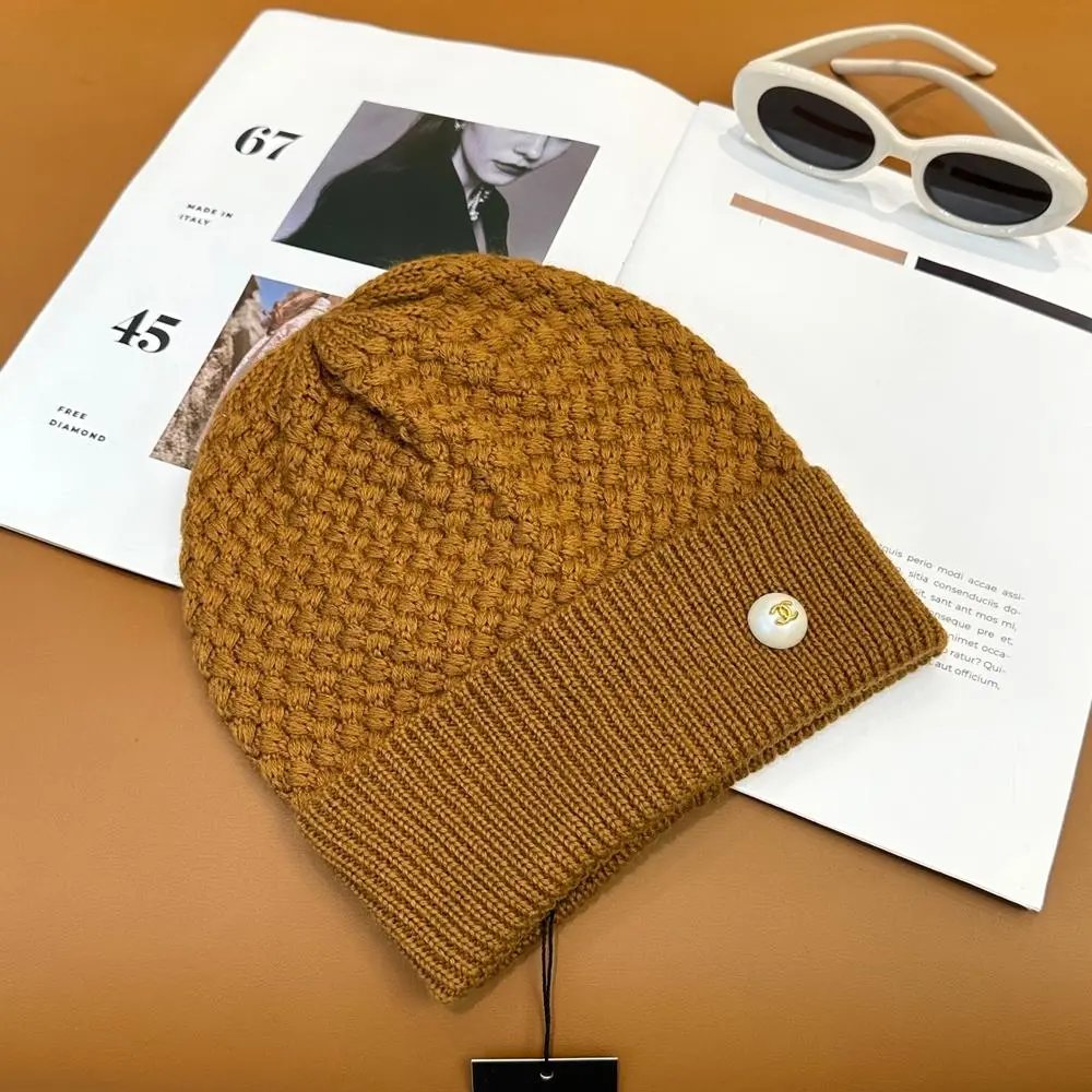 Chanel Hats Knitted cuff beanie with logo button image 5