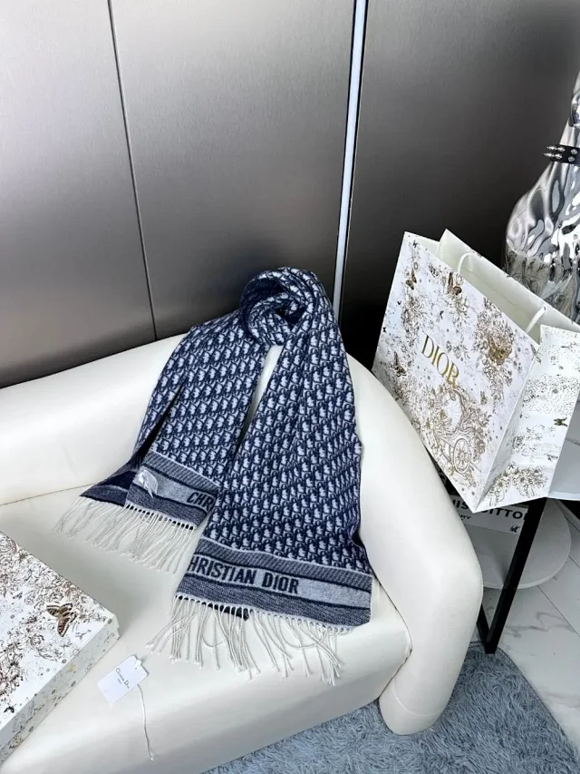 Dior Scarves Fringed logo-pattern product detail image 10