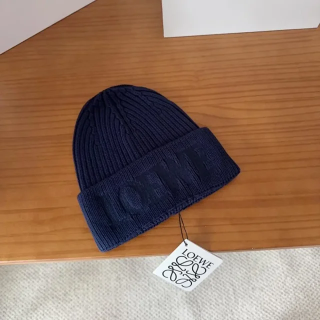 Loewe Hats Ribbed knit logo beanie product detail image 4
