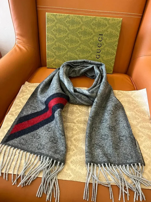 Gucci Scarves Fringed GG-pattern scarf product detail image 6