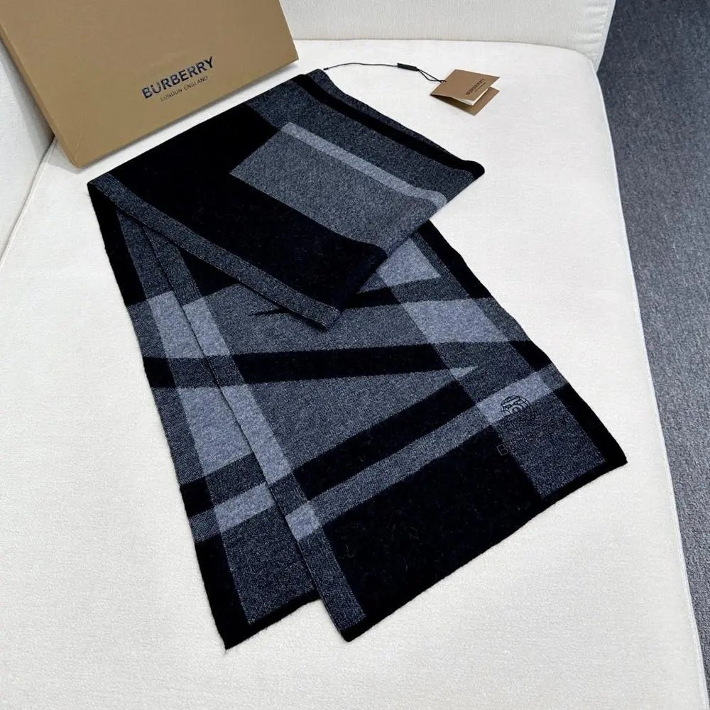 Burberry Scarves Fringed plaid scarf image 6