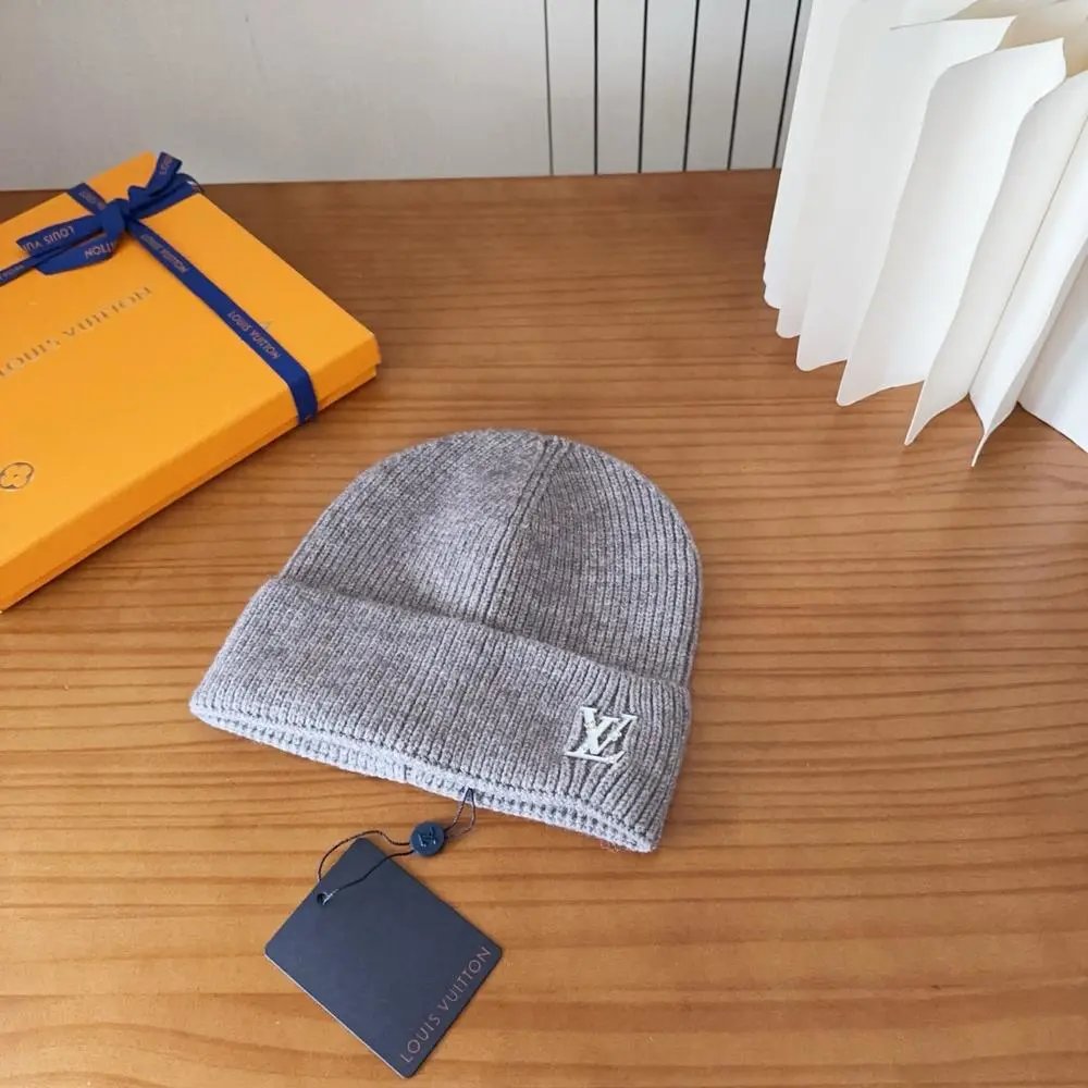 Louis Vuitton Hats Ribbed knit cuff beanie with LV logo — Style 2